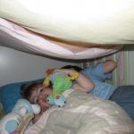 Dans le lit tente de Lucie