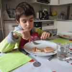 Clément à table