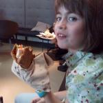 Lucie à l'aéroport