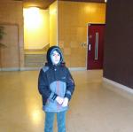 Clément dans un hall