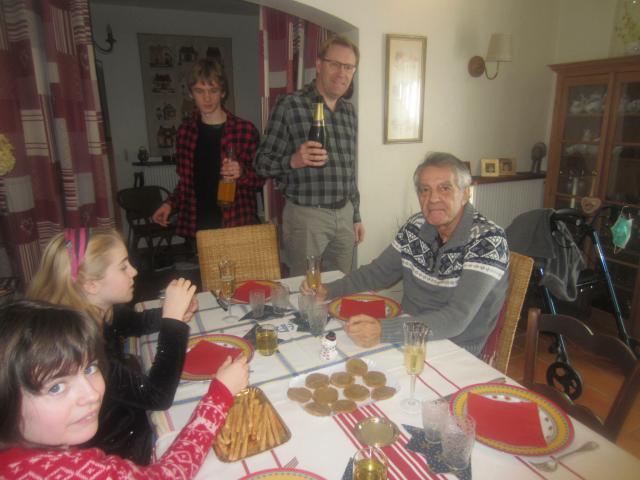 2020-12-25-13-34-54_canon-ixus-220hs.jpg