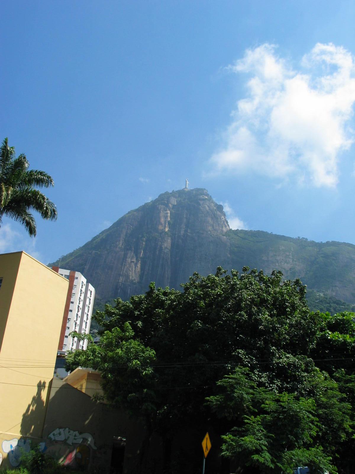 montée vers le Monumento Cristo Redento, montagne Corcovado
