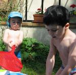 Au bord de la piscine avec Victor